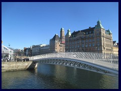 Skånepalatset and new bridge opposite Malmö Live 